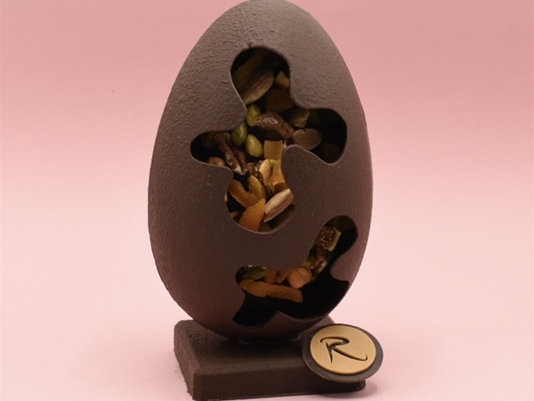 Paasei: Pure Allure met notenvulling